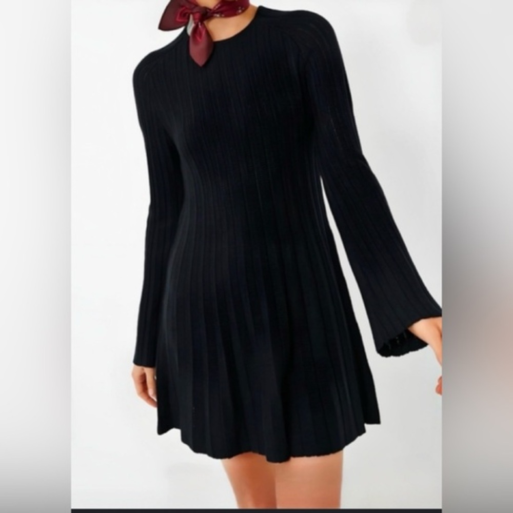 Tuckernuck Pomander Place Black Adi ribbed knit dress with bell sleeves XS EUC
